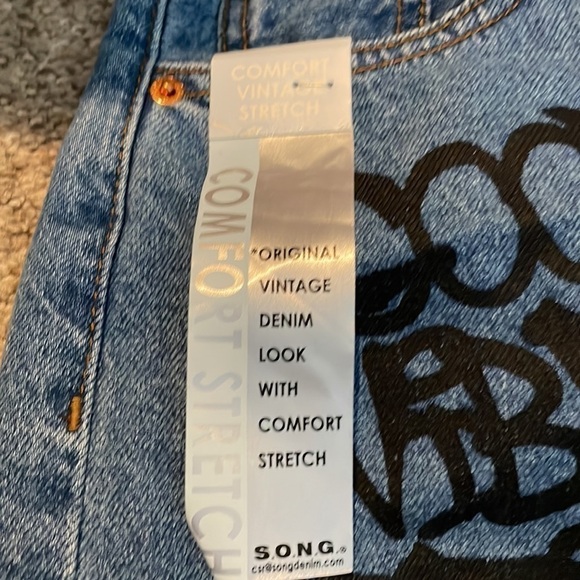 Women’s graffiti joggers. - Picture 7 of 7